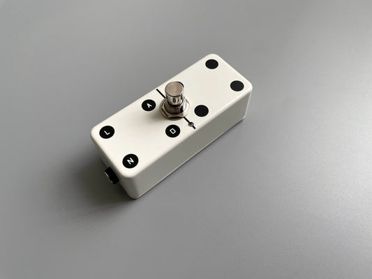 domino ring mod / octave in white